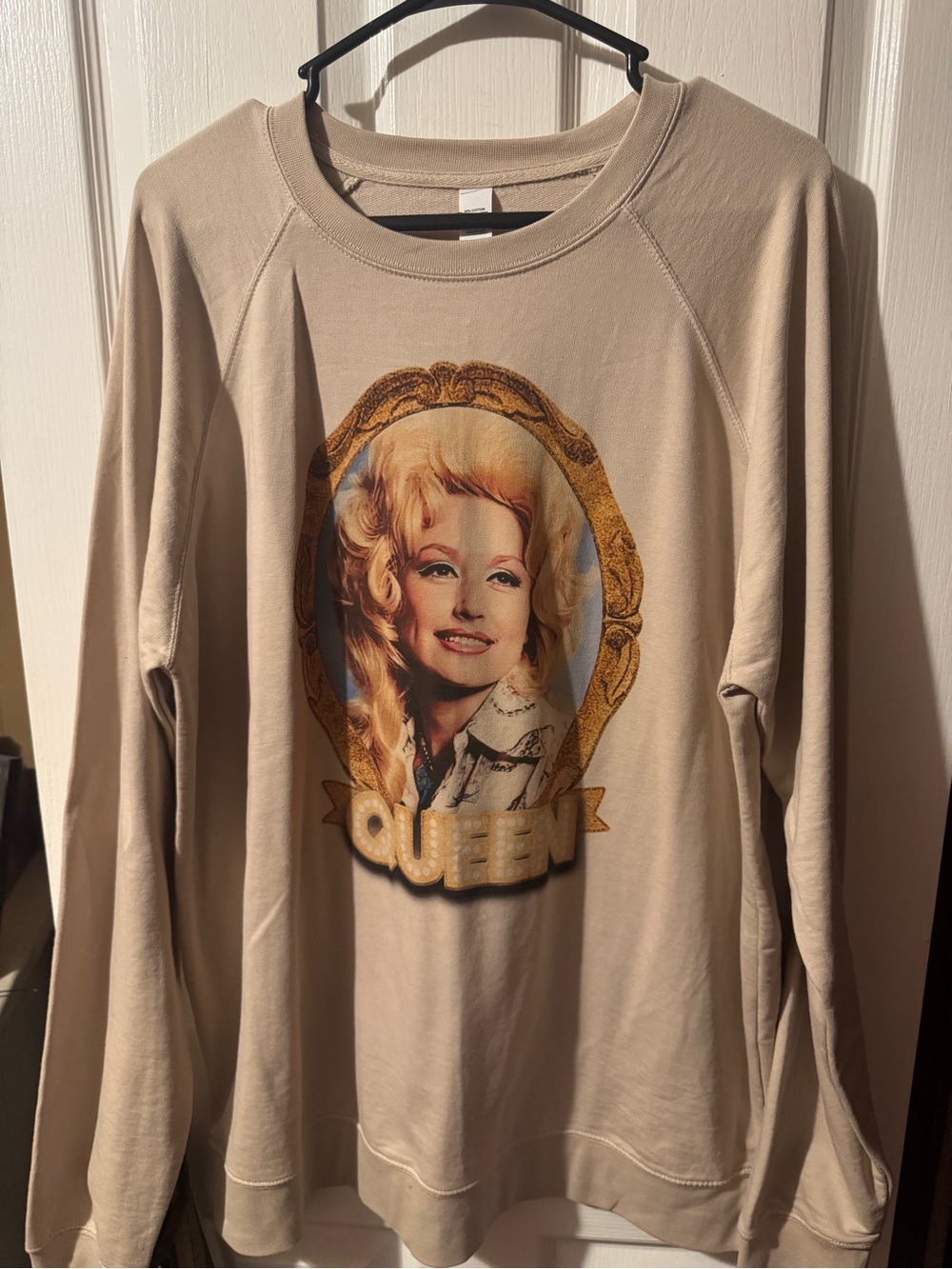 Dolly Parton sweatshirt 👑
